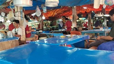 Stok Ikan Berkurang Di Pasar Sentral Pekkabata Polewali Imbas Nelayan