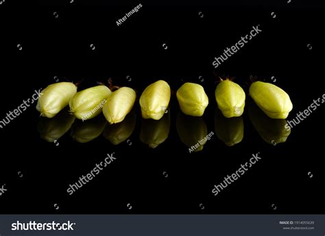 Averrhoa Bilimbi Fruits Belimbing Buluh On Stock Photo 1914055639 | Shutterstock