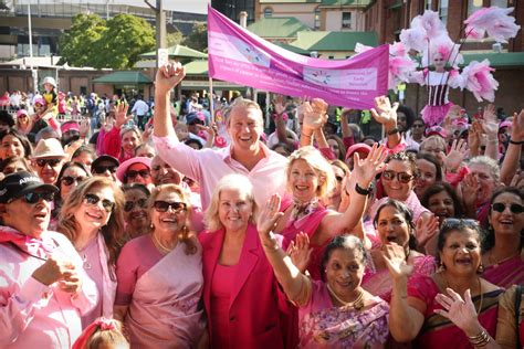 Nrma Insurance Pink Test Kicks Off With A Spectacular Pink Parade