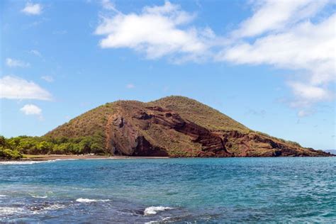 The 8 Best Black Sand Beaches in Hawai'i