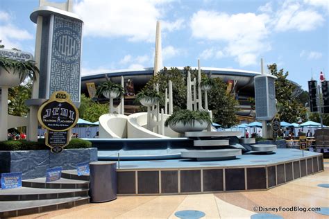 Review: Disneyland's Tomorrowland Terrace | the disney food blog