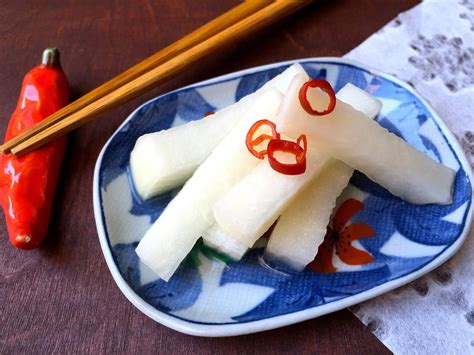 Spicy Japanese Daikon Pickles Tsukemono Recipe