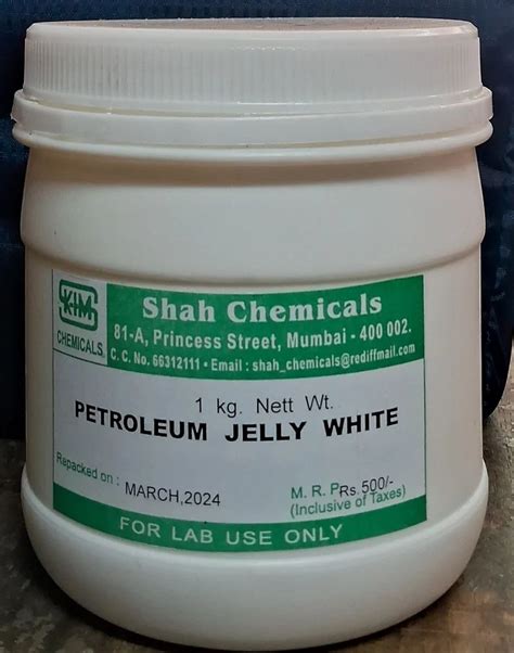 Petroleum Jelly White Grade Standard Cosmetic Packaging Size Kg