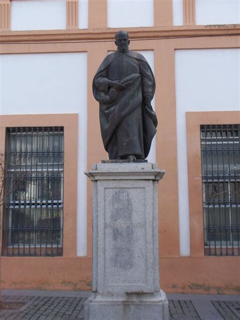 Estatua A Don Lu S De G Ngora Junto A Su Casa De C Rdoba Flickr