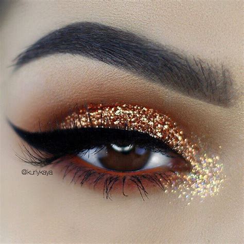 12 Ways To Sparkle The Ultimate Guide To Stunning Glitter Eye Makeup