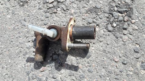 Ремонт педали сцепления ( скрипит и щелкает ) Чистка главного цилиндра ...