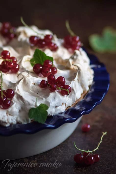 Tarta z porzeczkowym kremem i bezą Red Currant Curd Pudding Desserts