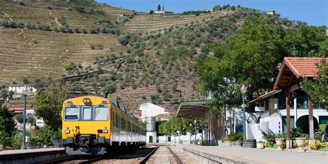 Mit Dem Zug Auf Rundreise Durch Portugal