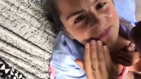 Deutscher Amateur Bekommt Gesichtsbehandlung Von Einem Einwanderer