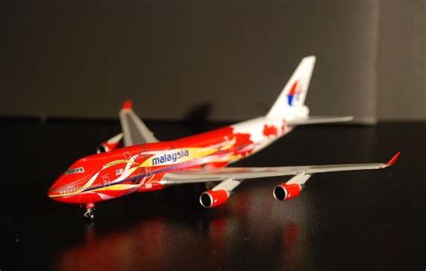 For Sale 1:400 Malaysian Hibiscus 747, Freedom of Space 777 and A330 - DA.C