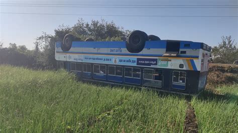 Madhya Pradesh Rajasthan Passenger Bus Overturns In Dewas 6 Get Minor