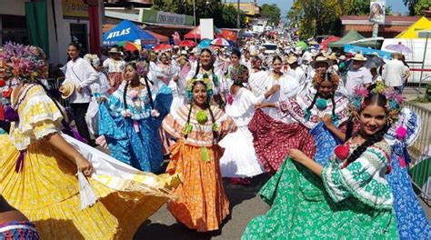 Desfile De Las Mil Polleras Las Tablas Se Engalana Con Elegancia Y