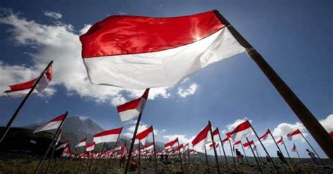 2 Tokoh Penting Pengibar Bendera Merah Putih Pertama Kali Usai