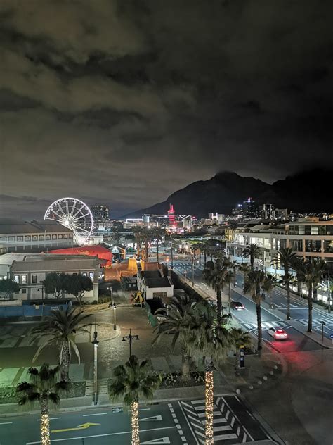 Waterfront at night : r/capetown