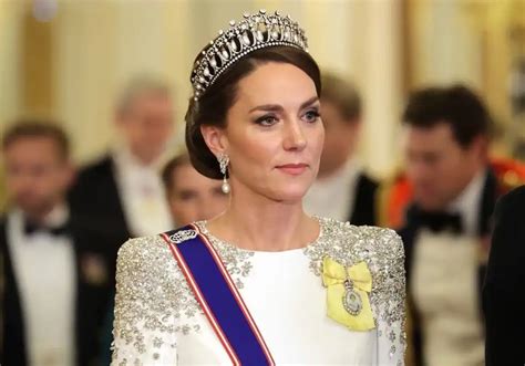 Kate Middleton Luce La Tiara Favorita De Lady Di En Su Primera Cena