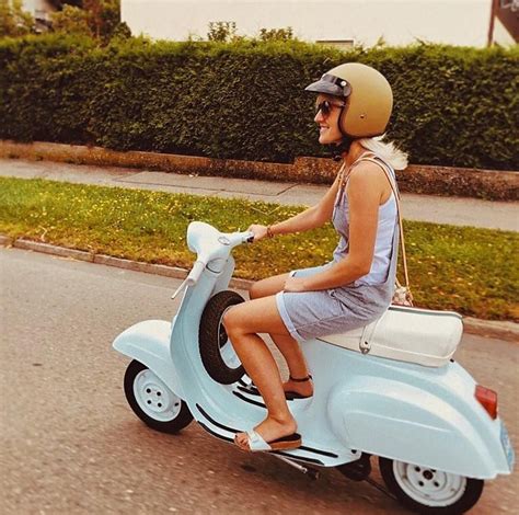 Pin By Jose Duarte On Motonetas Vespa Scooter Girl Vespa Girl Vespa