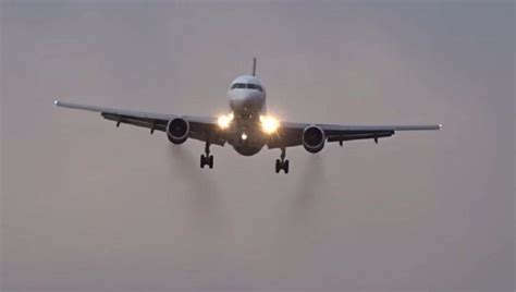 DRAMA NA AERODROMU NIKOLA TESLA Avion Prinudno Sleteo Putniku Nije