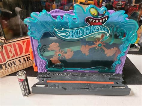 Hot Wheels City Playset Downtown Aquarium Bash Set Track Connect On Carousell