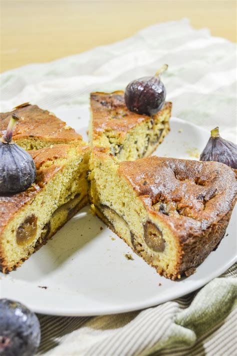 Gâteau moelleux figues vanille Amandise