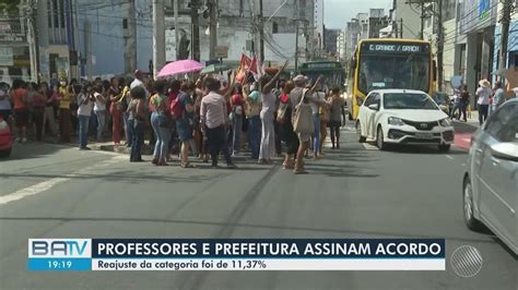 Após fim da greve e retomada de aulas professores da rede municipal e