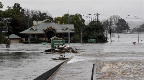 Sydney Floods Tens Of Thousands Told To Evacuate World News Sky News