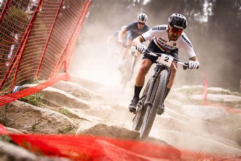 Nino Schurter conquista sua 35 vitória em Val Di Sole Itália