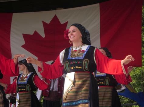 Trajes típicos del mundo Canadá Hispanopolis