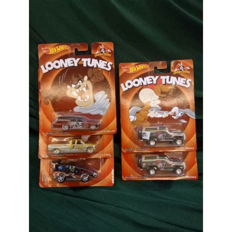 Hot Wheels LOONEY TUNES FORD BRONCO PLYMOUTH SATELLITE Shopee Malaysia