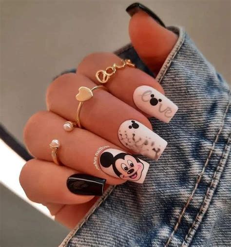 Pin By Gisel Briones On U As Mickey Nails Mickey Mouse Nails Nail