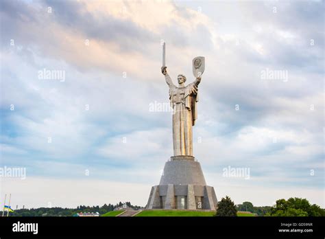 Statue de la Mère Patrie consacré la grande guerre patriotique Kiev