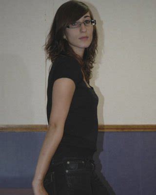 Milf nue et embarrassée forcée à se déshabiller et humiliée Photos Porno Photos XXX Images
