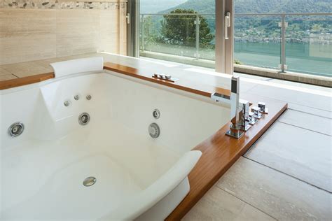 2021 Jacuzzi Bathtub Prices | Jetted Tub Prices | Average Cost of Installing a Jacuzzi Tub