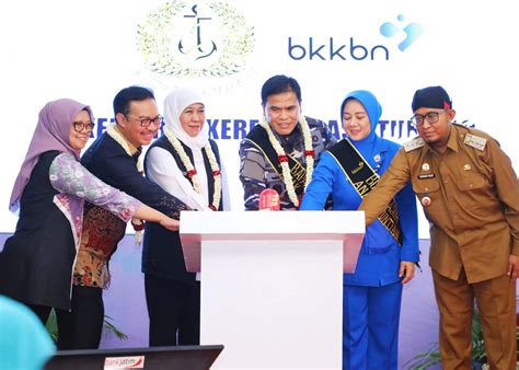 Khofifah Apresiasi Tni Al Dan Bkkbn Galakkan Program Keluarga Keren