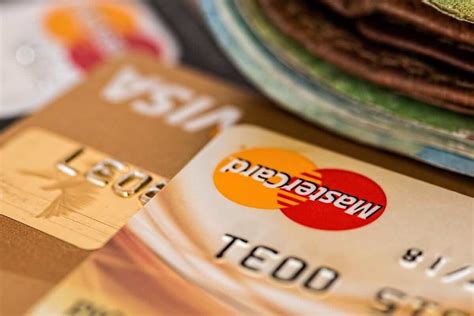 7 Best Prepaid Cards to Help Control Your Budget Today