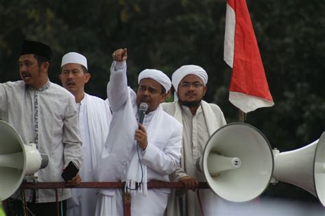 Batal Pulang Ke Indonesia Rizieq Shihab Kembali Ke Arab Saudi