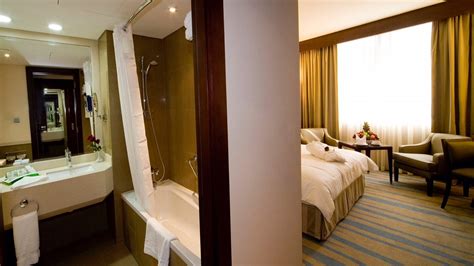 Holiday Inn Riyadh Izdihar Hotel - Deals, Photos & Reviews