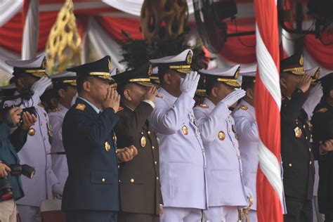 WAKAJATI JATIM HADIR DALAM UPACARA HARI PAHLAWAN DI TUGU PAHLAWAN