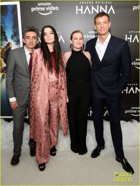 Photo: mireille enos joel kinnaman hanna premiere 06 | Photo 4260819 ...