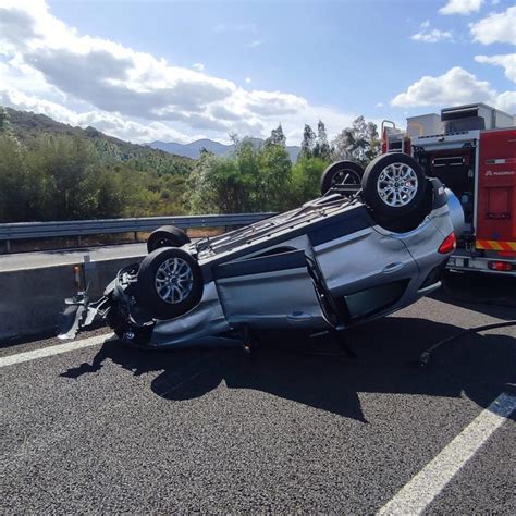 San Teodoro Auto Si Ribalta Sulla Statale Dcn Due Feriti Di Cui