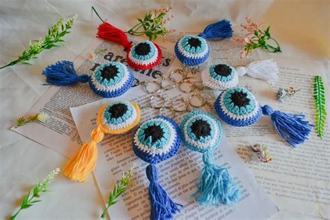 Llaveros De Ojo Turco In 2024 Crochet Projects Crochet