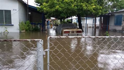 Crecidas de ríos por lluvias en Zulia causan inundaciones en dos