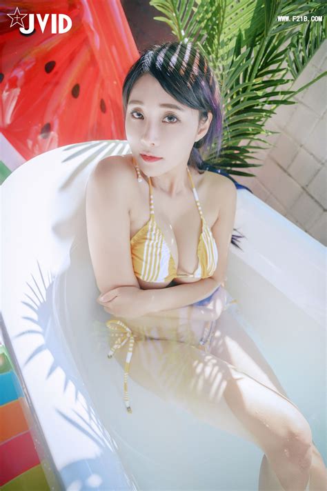 Splash Asian Nudes Porn Pic