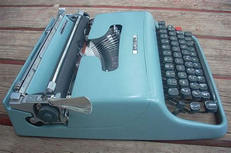 Olivetti Typewriter Olivetti Typewriter, Learn To Type, Illinois Institute Of Technology, Carbon ...