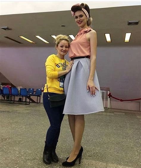 Pin by BzNsLady on Tall Women | Tall women, Model, Tall people