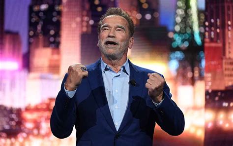 Arnold Schwarzenegger Es Retenido En El Aeropuerto De Munich El