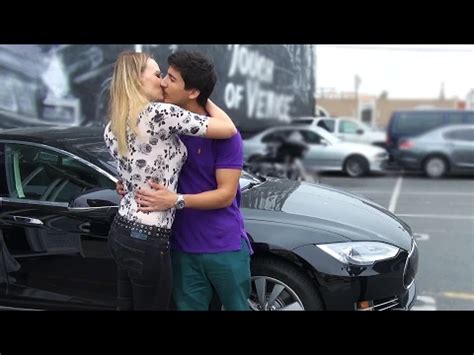 Prank: Hot Blonde Asks for Kiss in Return for Tesla Model S Joyride - autoevolution