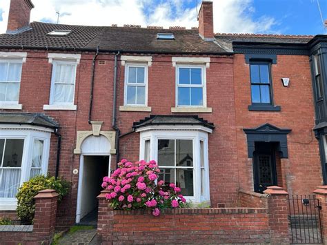 Lawn Street Stourbridge Dy8 3uq 3 Bed Terraced House £300 000