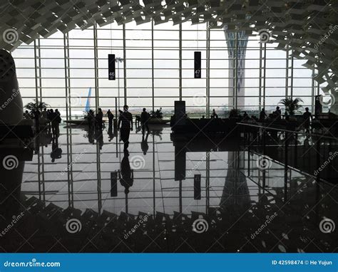 People Inside The Airport Editorial Stock Image Image Of Greeting