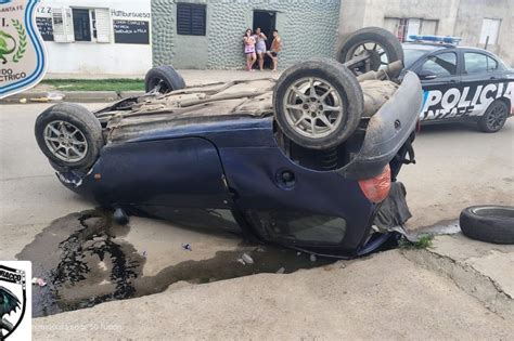 Quiso Esquivar Un Bache Y Termin Volcando