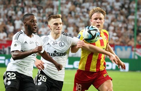 Legia Warszawa skreśliła Makanę Baku Trenuje z rezerwami może odejść